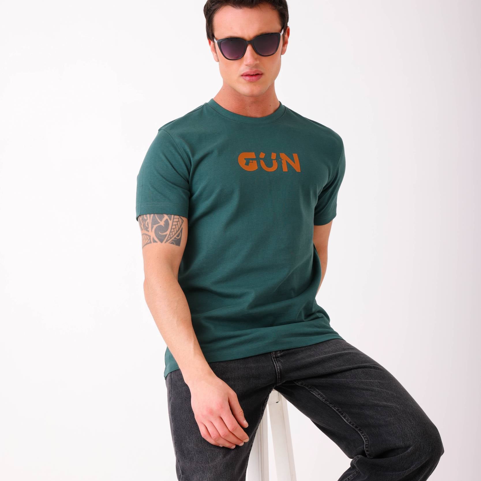GREEN