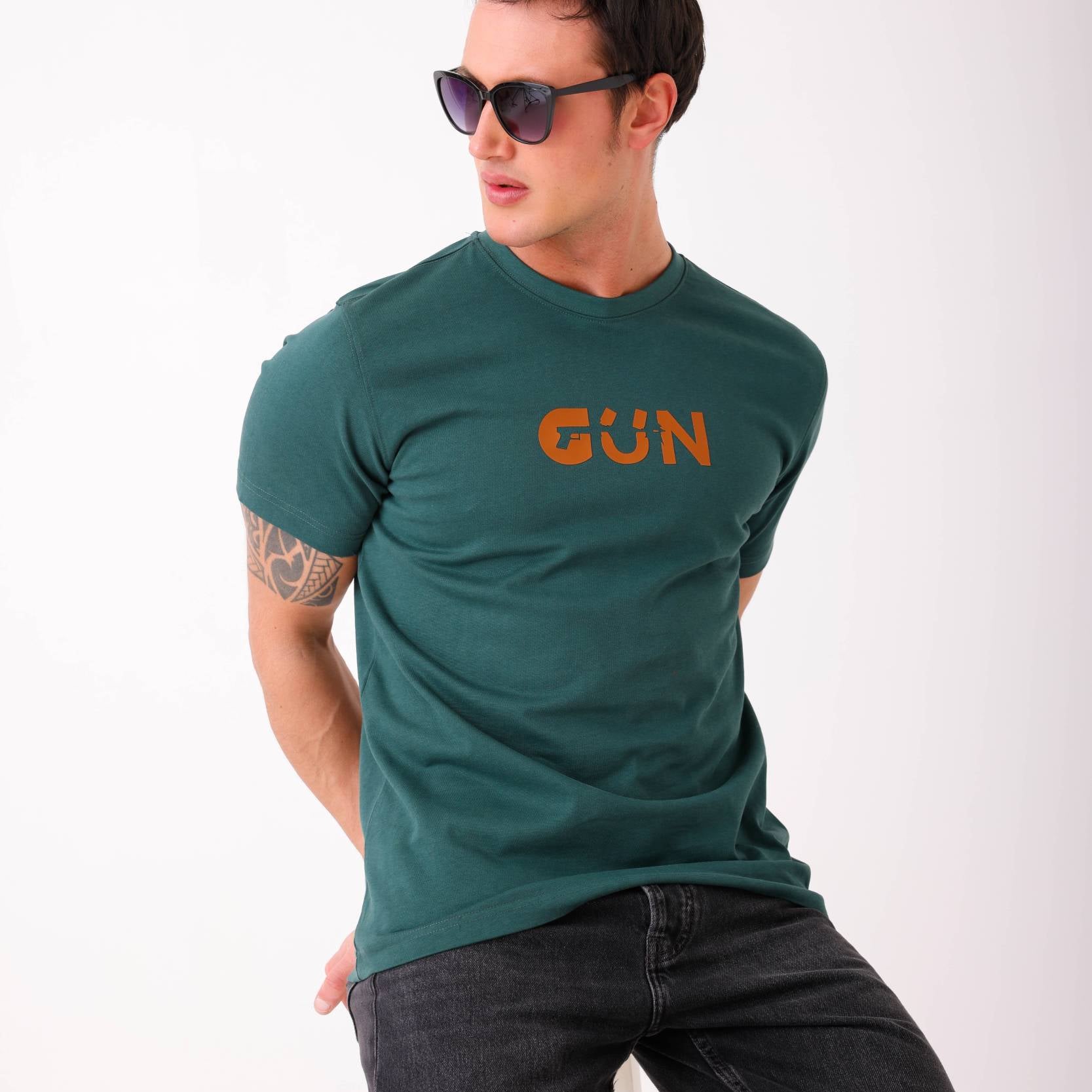 GREEN