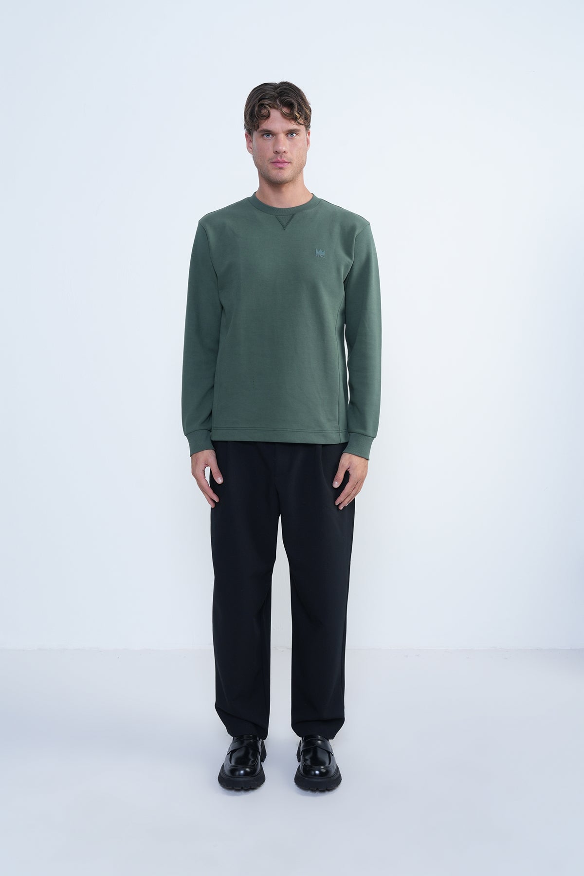 GREEN